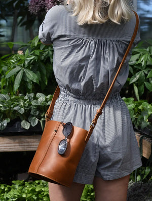 Purse & Clutch Cognac Bucket Bag