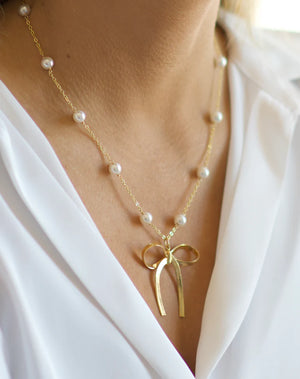 Miss Priss Bow Necklace
