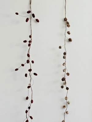 Pinecone & Gold Glitter Holiday Garland